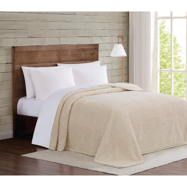 Full/Queen Marshmallow Sherpa Bed Blanket Ivory - Brooklyn Loom