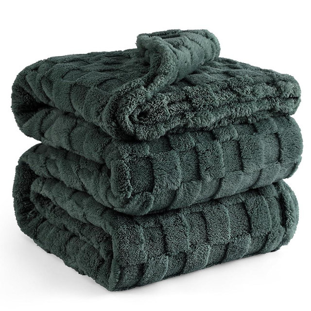 Bedsure Mallard Green Fleece Blanket for Couch - Super Soft Cozy Queen Blankets for Women, Cute Small Blanket for Girls, 90x90 Inches