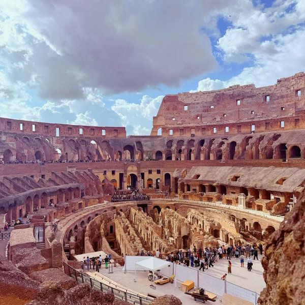 Honeymoon- Colosseum Tour