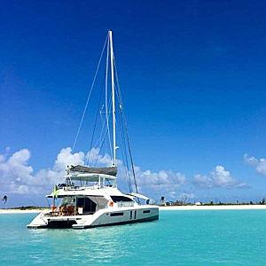 Catamaran (island hopping)