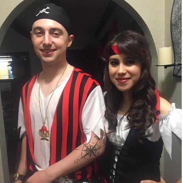 We love Halloween!
Amámos Halloween!