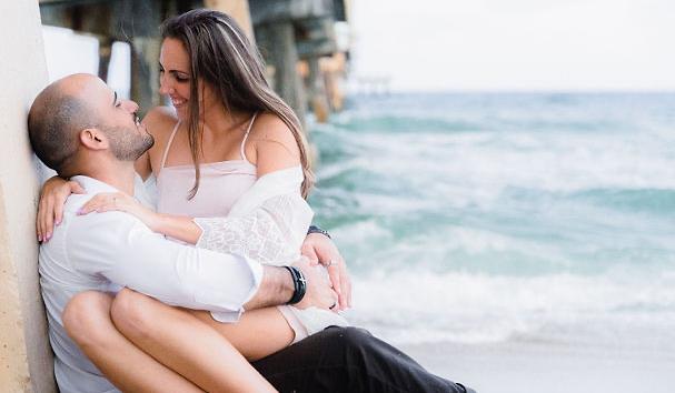 The Wedding Website of Abigail Green and Moises Bravo