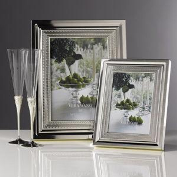 VERA WANG WEDGWOOD WITH LOVE PHOTO FRAME 8" X 10"