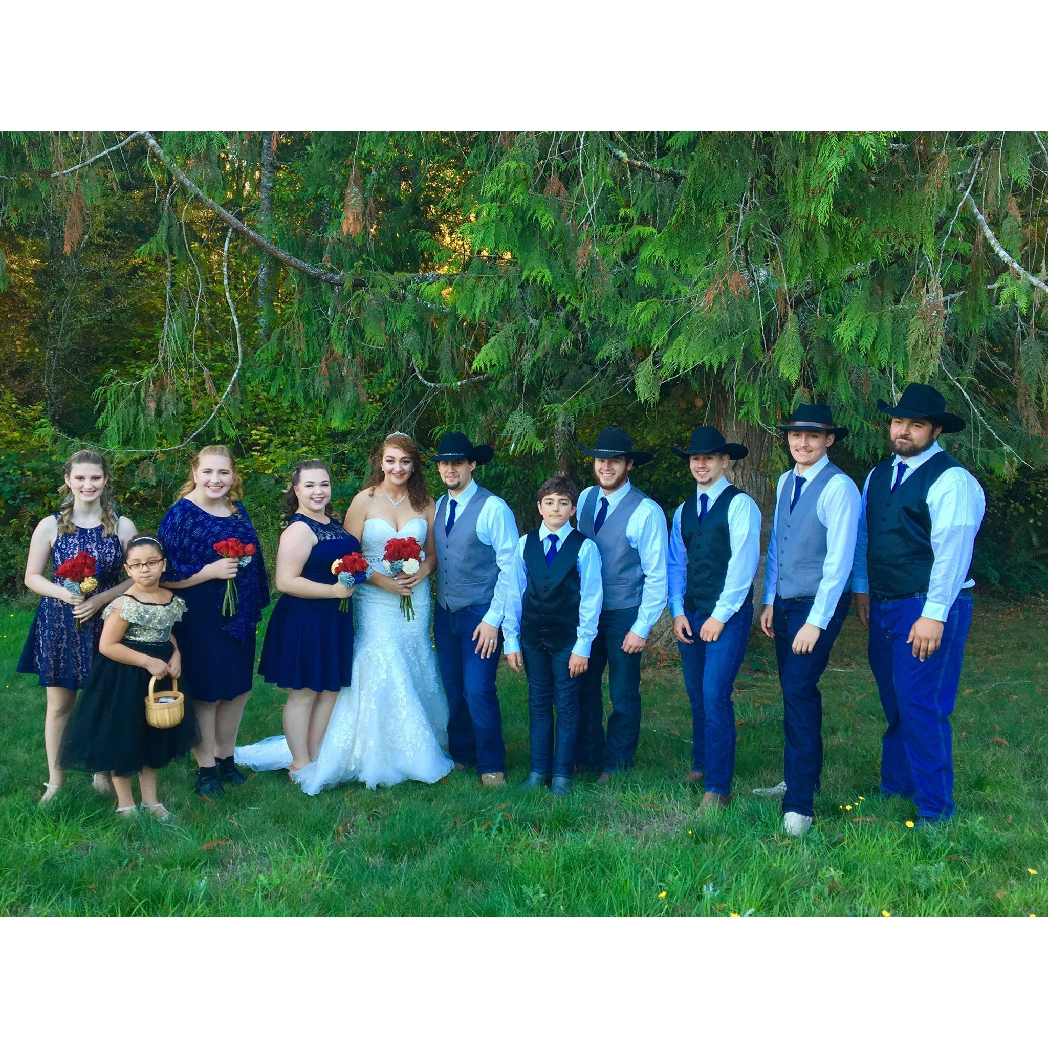 Whole wedding party together! Don't they all look amazing?!?!