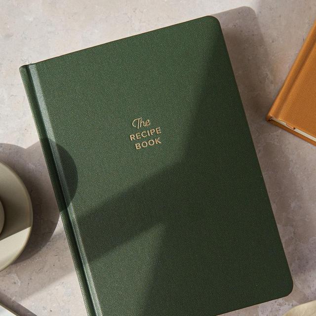 Recipe Book - Keepsake Gift. 100 recipes. Hardcover Blank Recipe Book to Write in Your Own Recipes, with Journaling Prompts about the Chef.