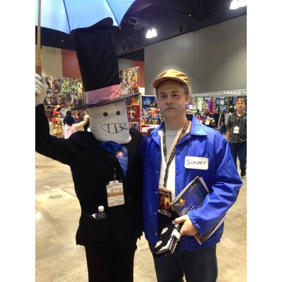 Turnip Head (from Howl's Moving Castle) and Scruffy (from Futurama) at ConnectiCon