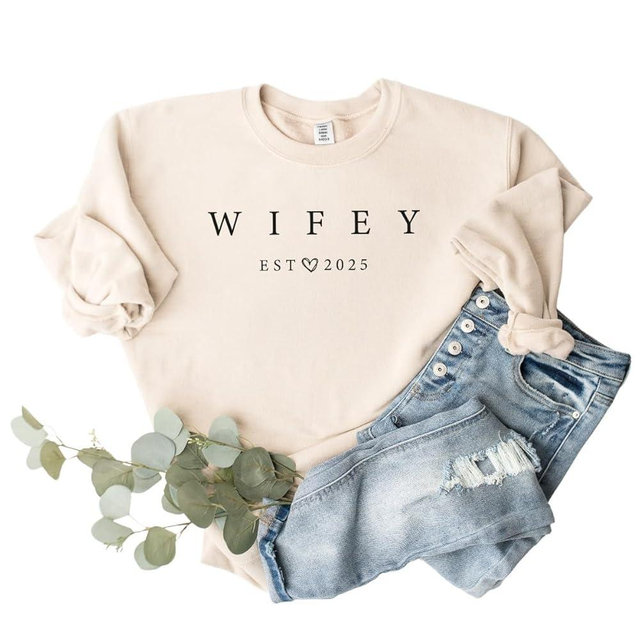 BRIDE SHIRT Just Married Wife Est 2025 Sweatshirt for Women, Honeymoon Bride Gift Womens Wedding Bridal Shower Outfits