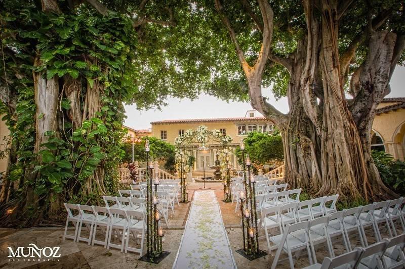 The Wedding Website of Emily Rose McCarthy and Levi Charelus