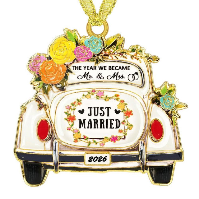 Sereney First Christmas Married Ornament 2026 Wedding Gifts for Couples Newlyweds 2026, Bride to Be Bridal Shower Gifts for Bride Mr & Mrs Gift Mr & Mrs Gift, Just Married Decorations