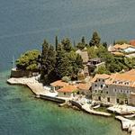 Take a ferry boat to Rose beach!