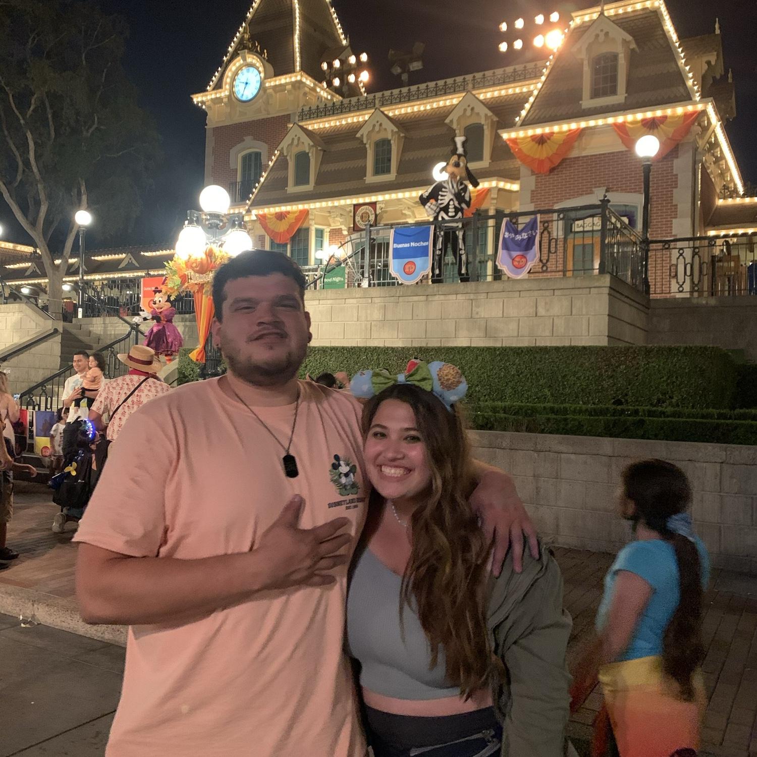 in case you can’t tell off these photos, Disney is one of our favorite places (: