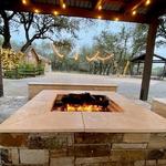 Fire pit located at the back of venue / Pozo de Fuego