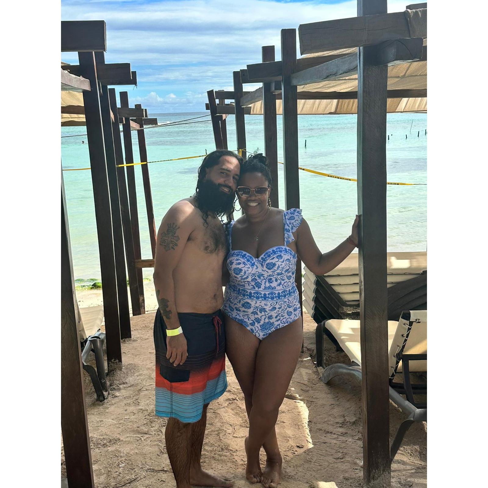 Costa Maya. They had delicious street tacos!