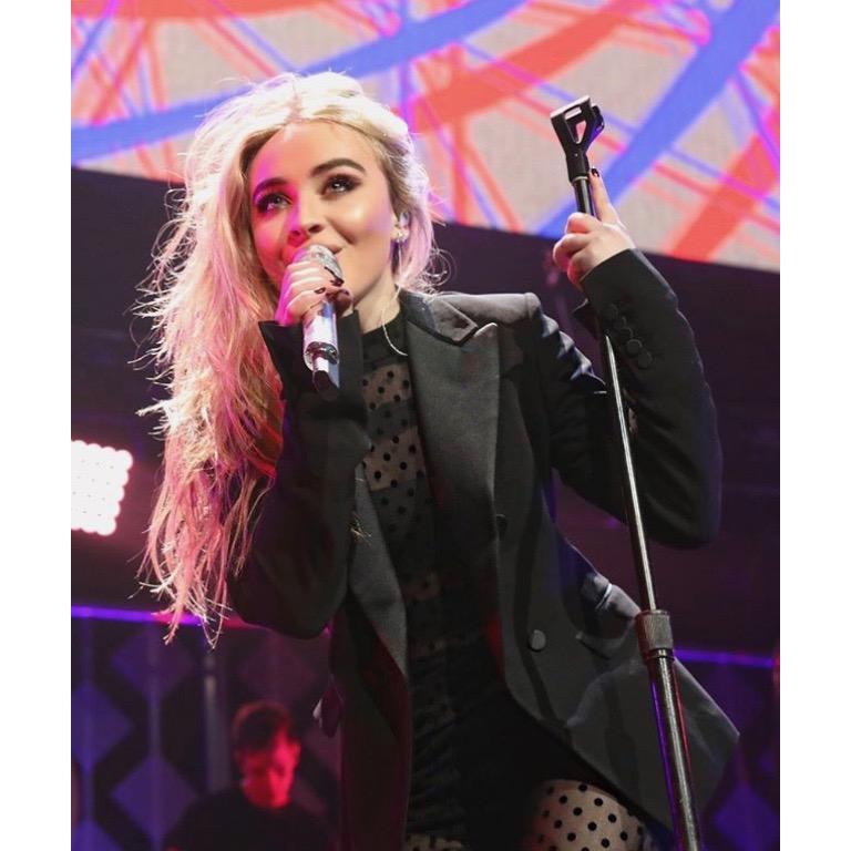 Kenzie Performing On Reputation Stadium Tour With Taylor Swift
