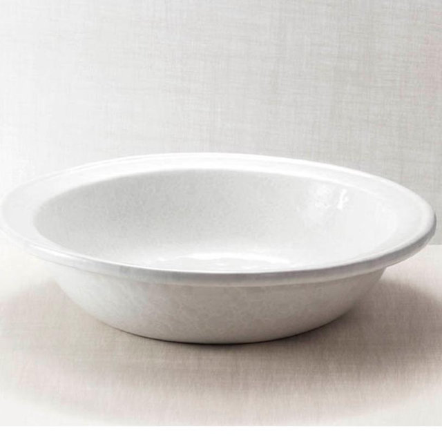 Rimmed Serving Bowl