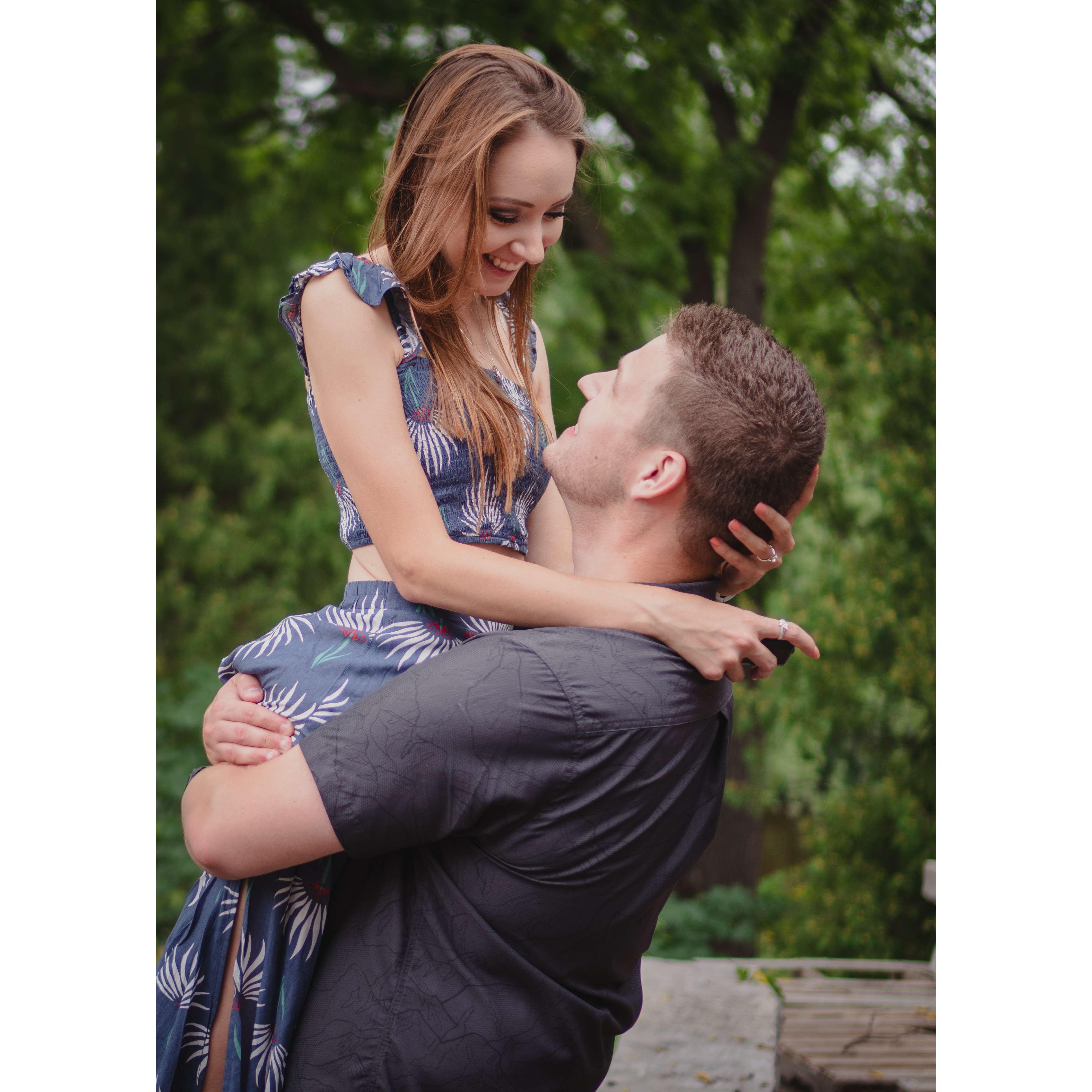 Engagement Photos in Settlers Park (Mequon/Thiensville, WI)
