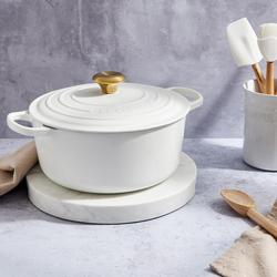 Le Creuset Signature Round Dutch Oven