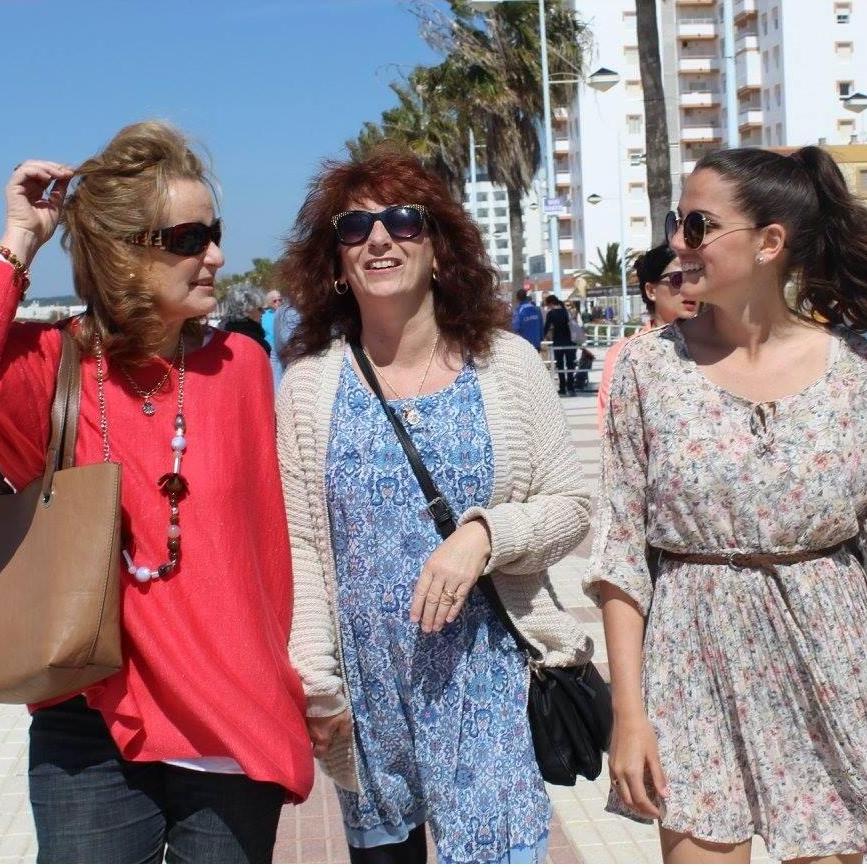 Moms meeting for the first time! - Cuando las madres se conocieron la primera vez!