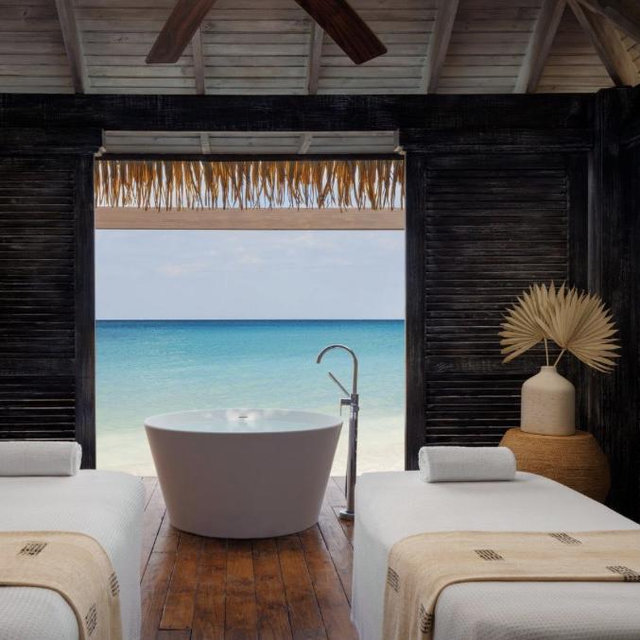 60-Minute Couples Massage on Honey Moon!