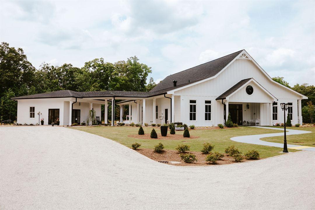 The Wedding Website of Chynna Carter and Elijah Epps