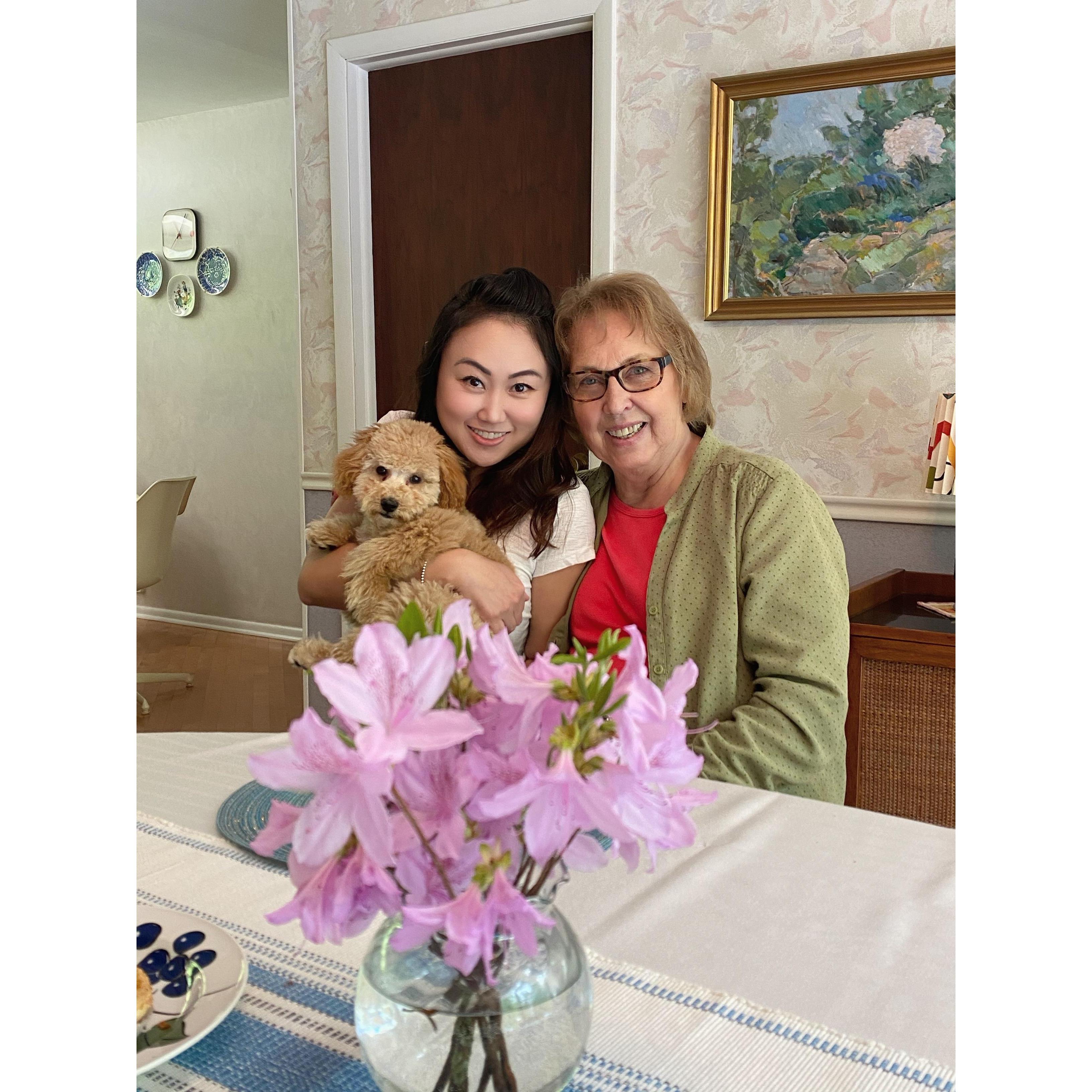 Miso hanging out with mummy and grandma.