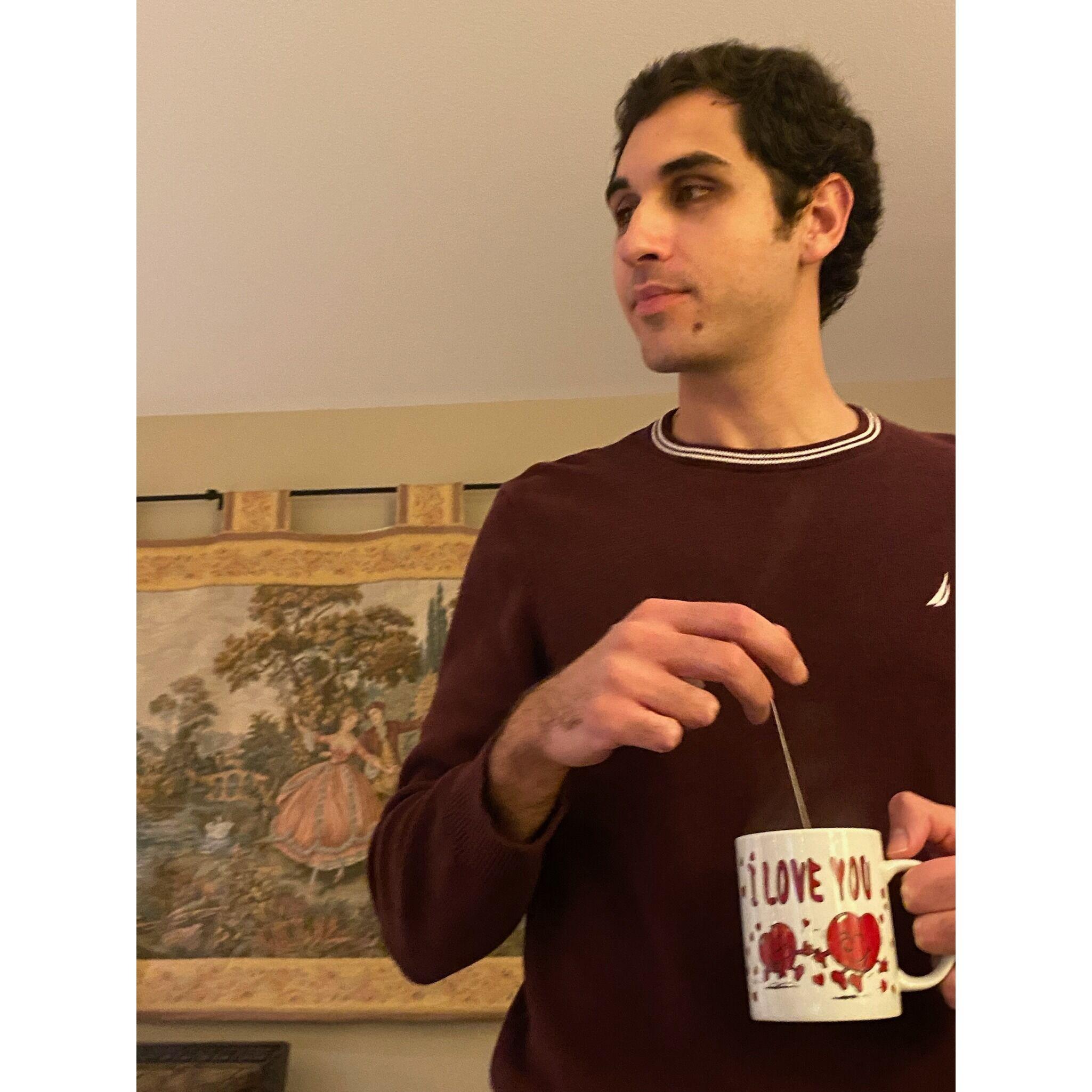 Peter brings me tea in mugs with messages :)