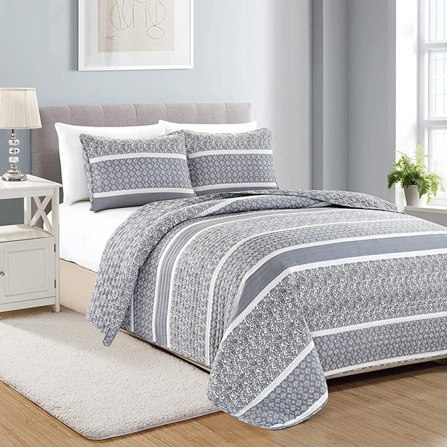 Reversible Paisley Striped Bedspread. Full/Queen Size Quilt with 2 Shams. 3-Piece Reversible All Season Quilt Set. Grey Quilt Coverlet Bed Set. Kadi Collection.