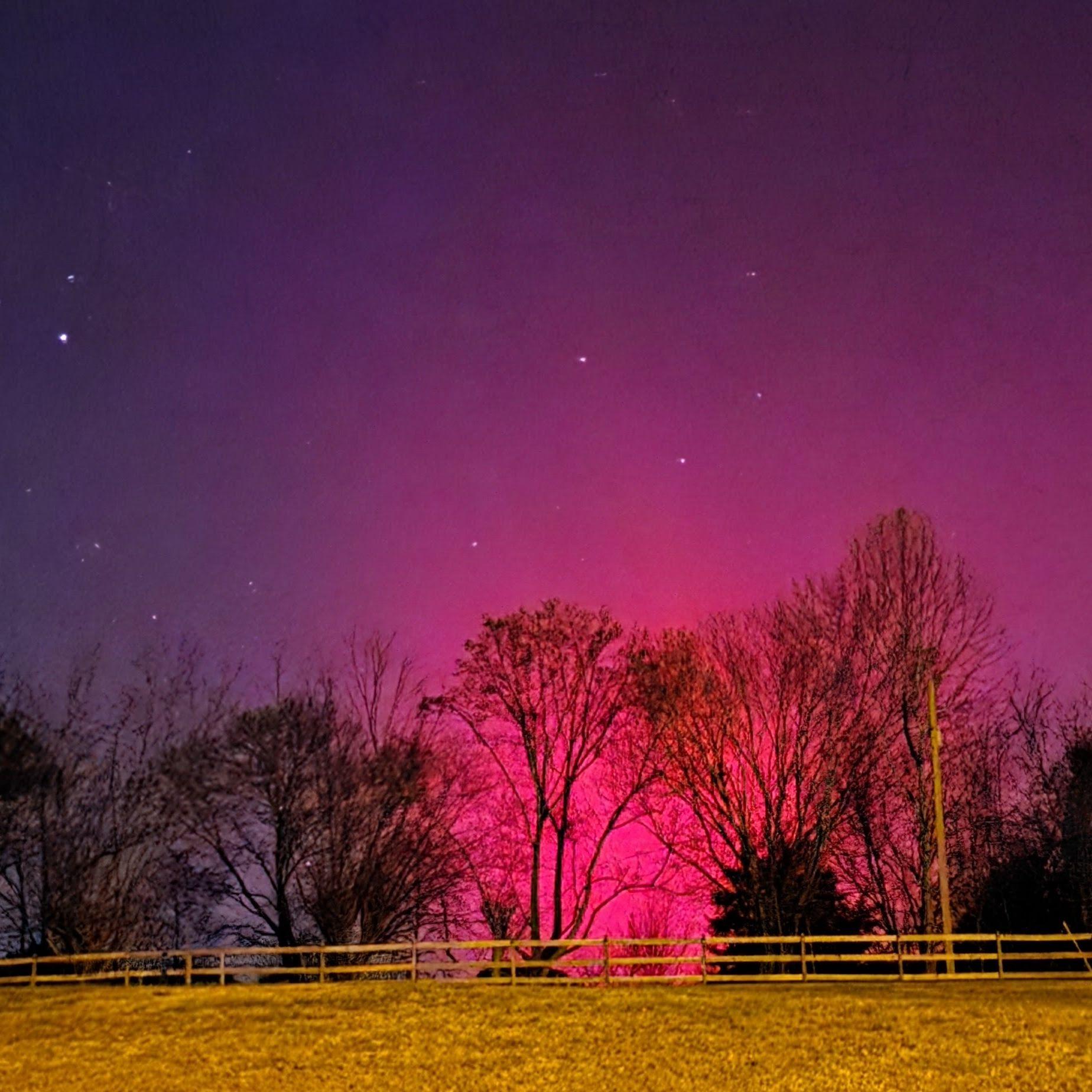 November 11 - The Northern Lights in Tennessee!