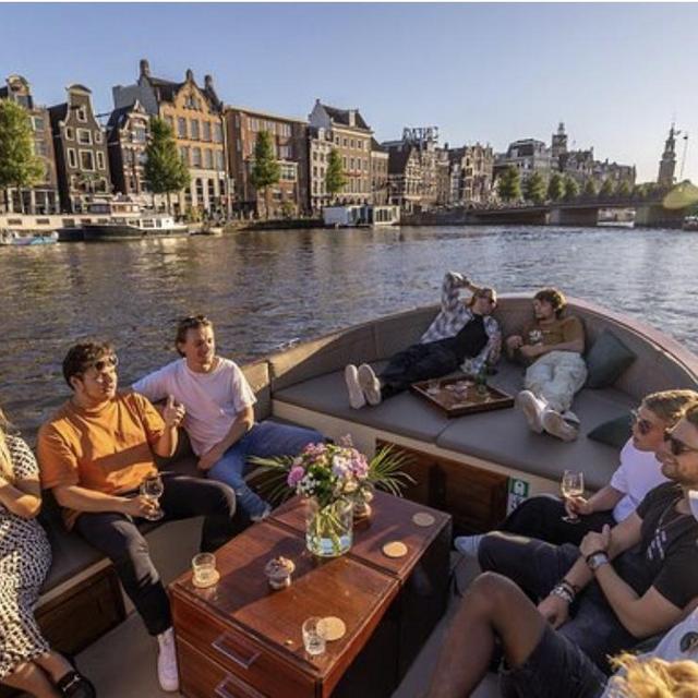 Honeymoon - Canal Cruise in Amsterdam