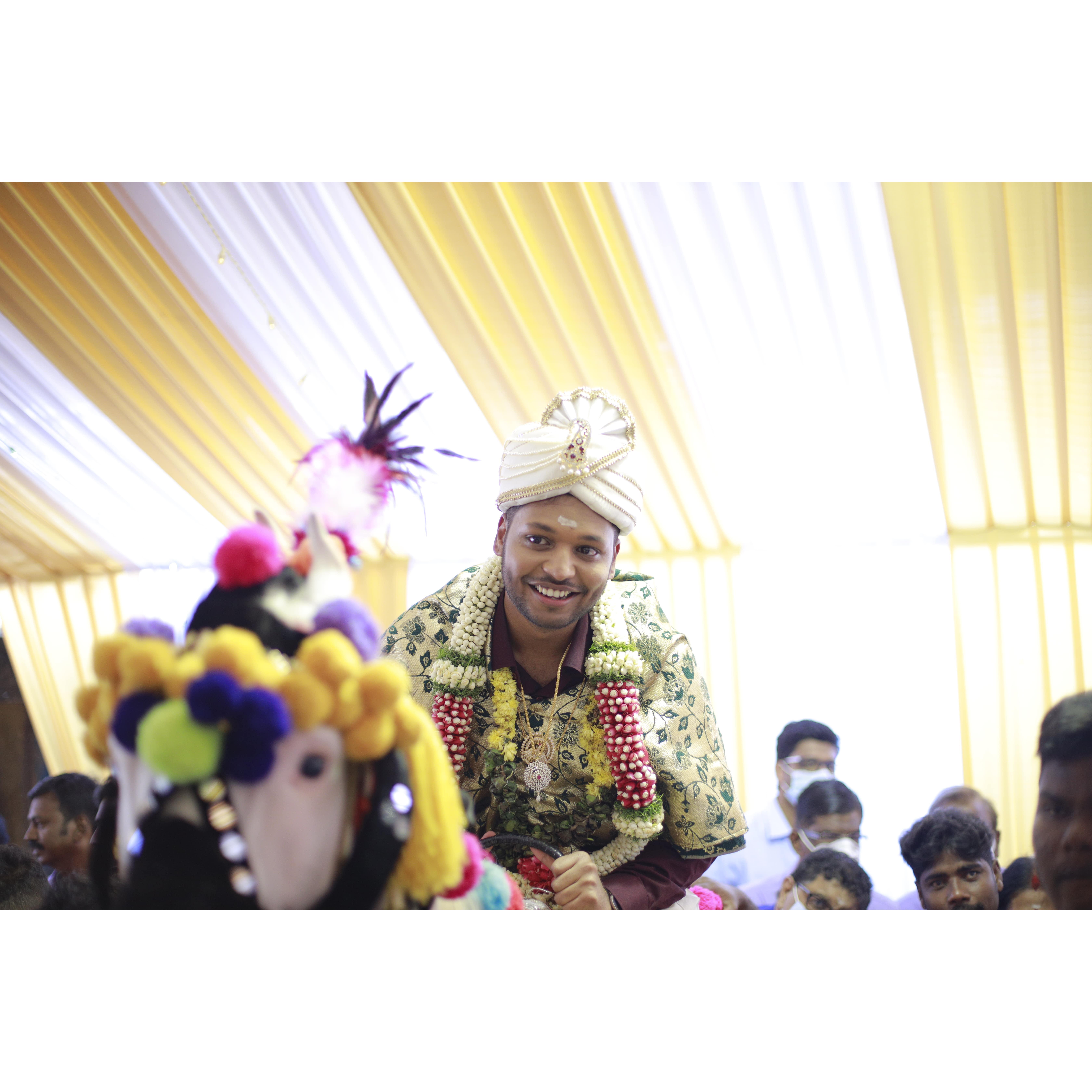 Glancing at Bride