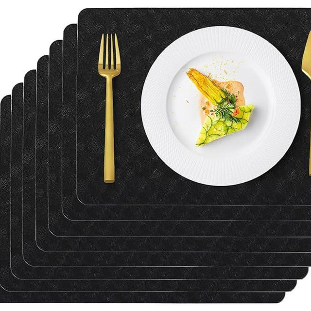 Uolr Vinyl Placemats Set of 8 Faux Leather 100% Waterproof Wipeable Washable Place Mats Heat Resistant Easy Clean Non-Slip Table Mats for Indoor Outdoor. (8,Black)
