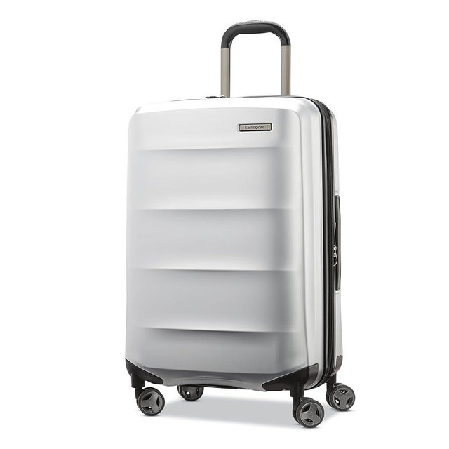 Samsonite Octiv Lightweight Hardshell 24-Inch Medium Checked Luggage - Durable Impact Resistant, 360° Aero Trac Spinner Wheels, Adjustable Telescopic Handle, Expandable, TSA Approved Lock - Silver