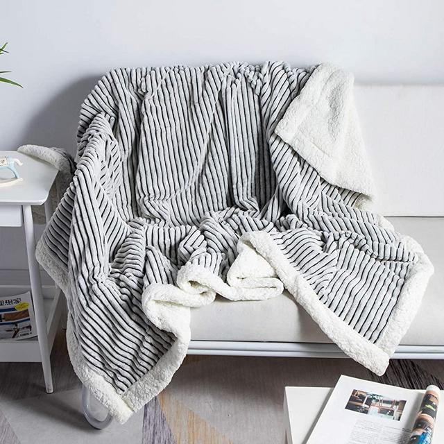 DISSA Sherpa Fleece Blanket Throw Blanket Soft Blanket Plush Fluffy Blanket Warm Cozy with Black and White Strip Perfect Throw for All Seasons for Couch Bed Sofa (Black, 71" x80'')