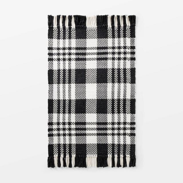 2'1"x3'2" Indoor/Outdoor Scatter Plaid Rug Black - Threshold™ designed by Studio McGee