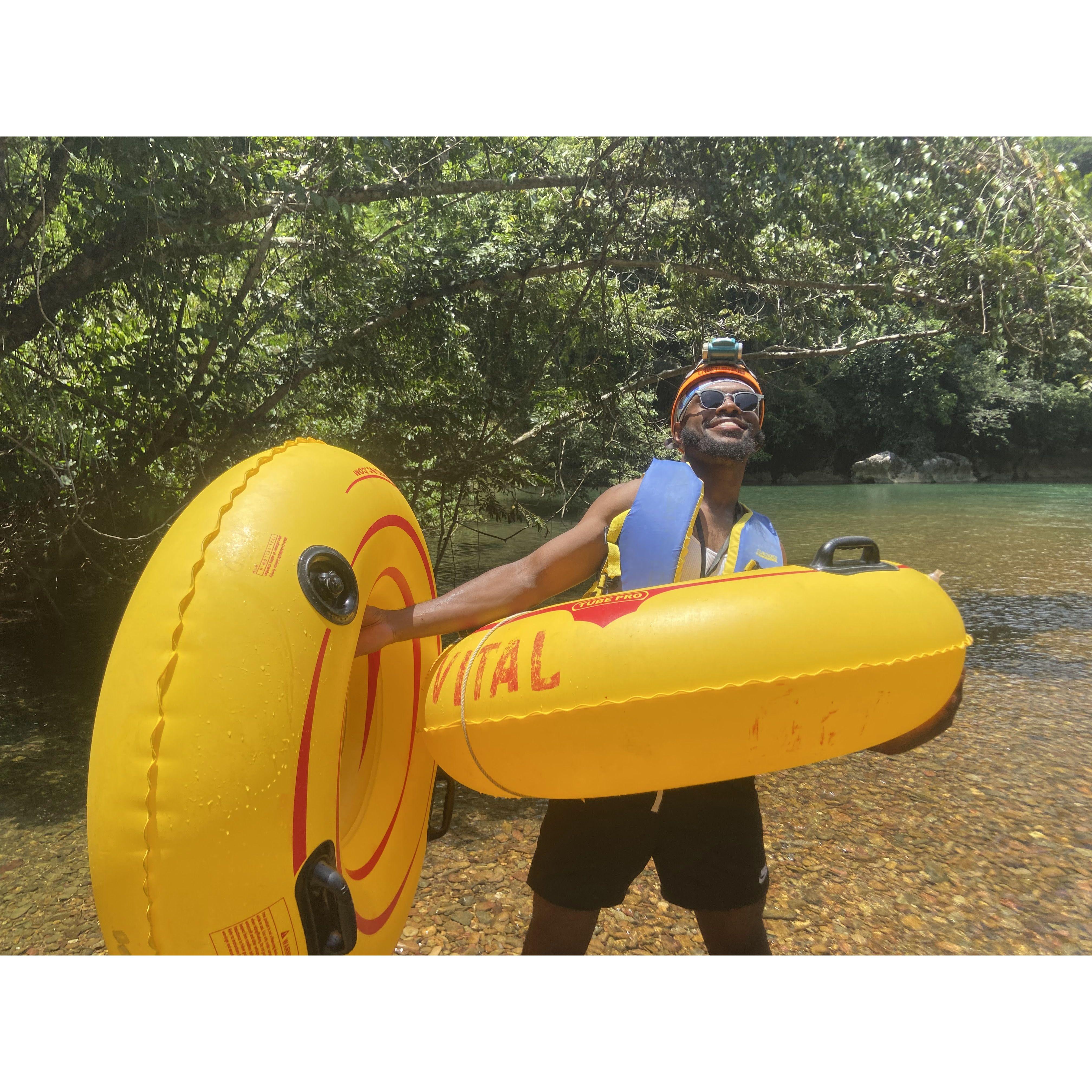 We went cave tubing and had and hour hike, I really didn’t want to take my tube because it was too big and heavy, Mark carried all the way coming and going. Gotta love him❤️