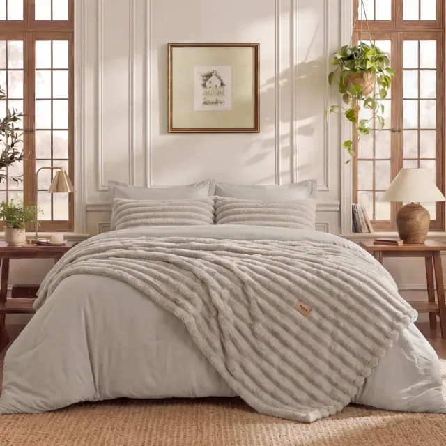 Bedsure Gentlesoft™ 2-in-1 Queen Comforter Set and Detachable Fluffy Blanket, Beige Bedding Set for All Season, SnapTech Design for Space Saving