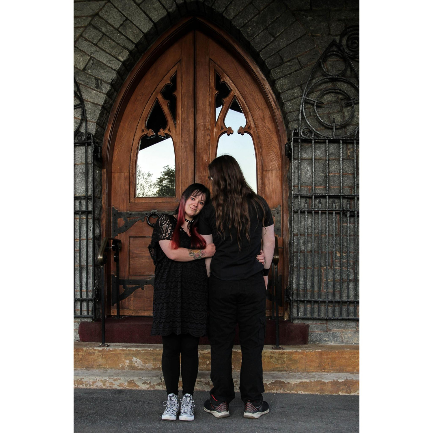 Engagement Photos 🖤
♡Location: Elmlawn Memorial Park
♡Photographer: Alyssa Knowlton, Lyssa Lee Photography