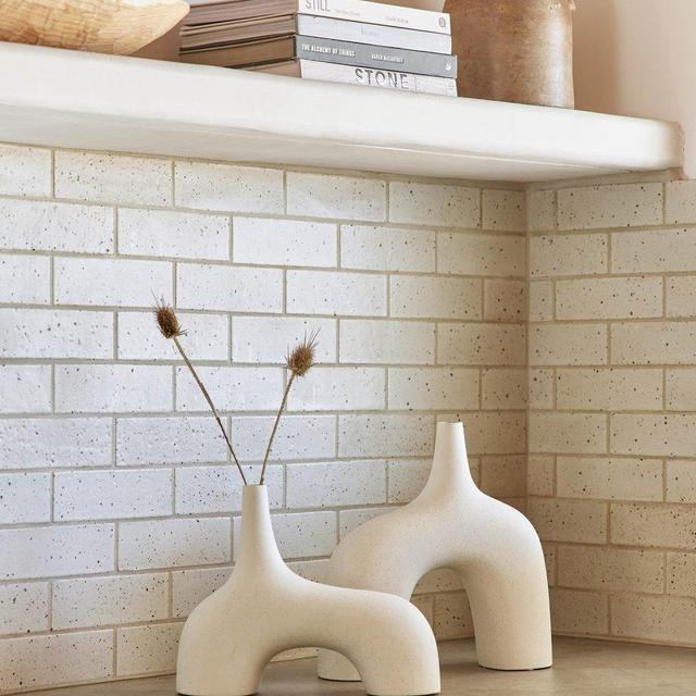 Leonor Vase