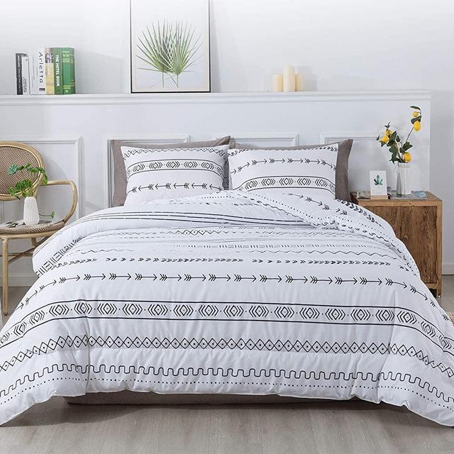 Litanika White Boho Comforter King(104x90lnch), 3 Pieces(1 Bohemian Striped Comforter and 2 Pillowcases) Geometric Triangle Arrow Comforter Set, Soft Microfiber Down Alternative Comforter Bedding Set