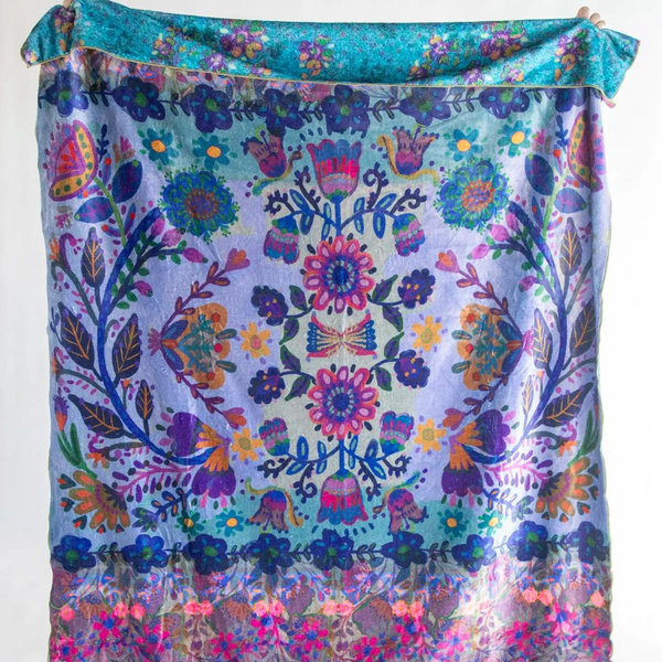 Double-Sided Cozy Throw Blanket - Border Folk Garden