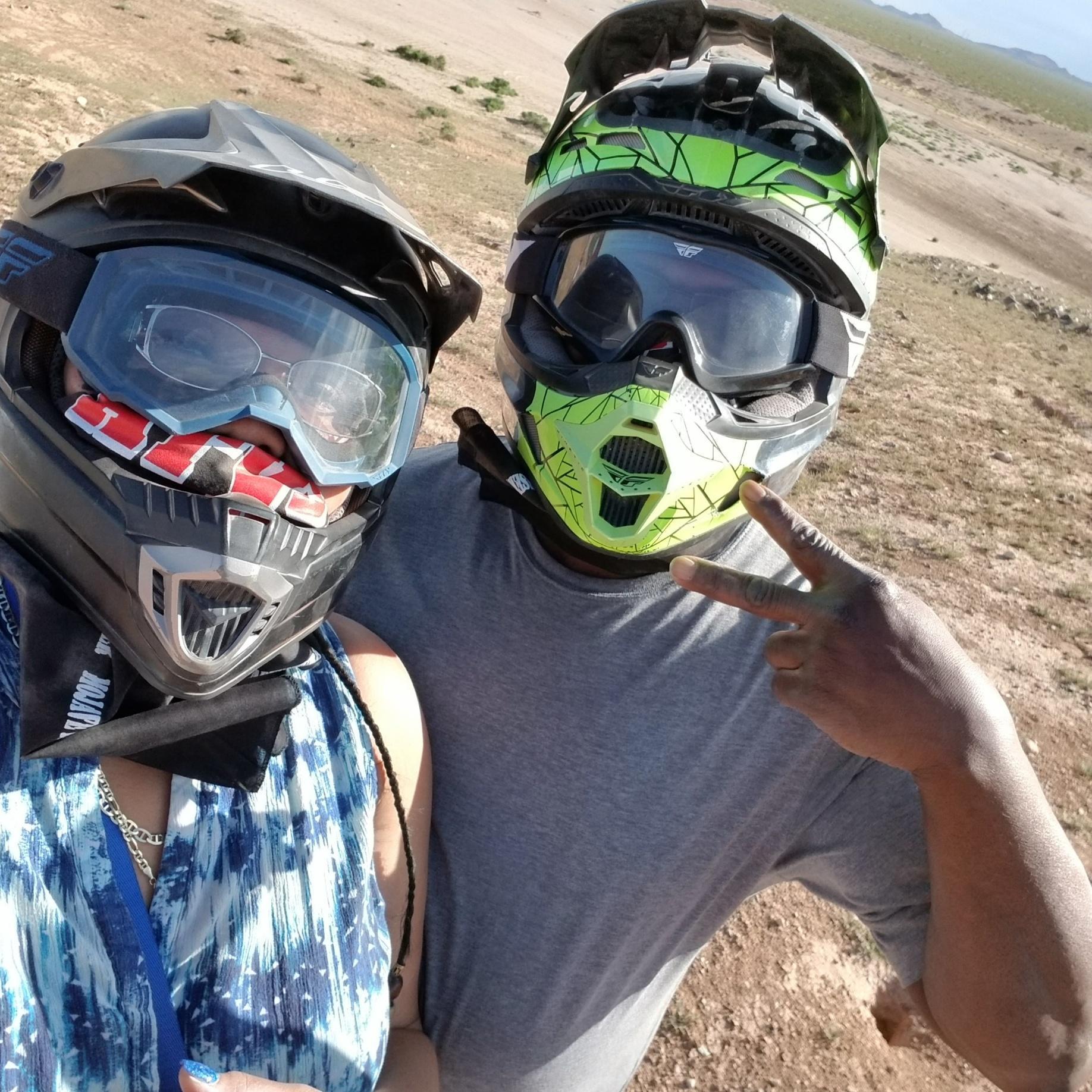 4 wheelin' in the Mojave Desert