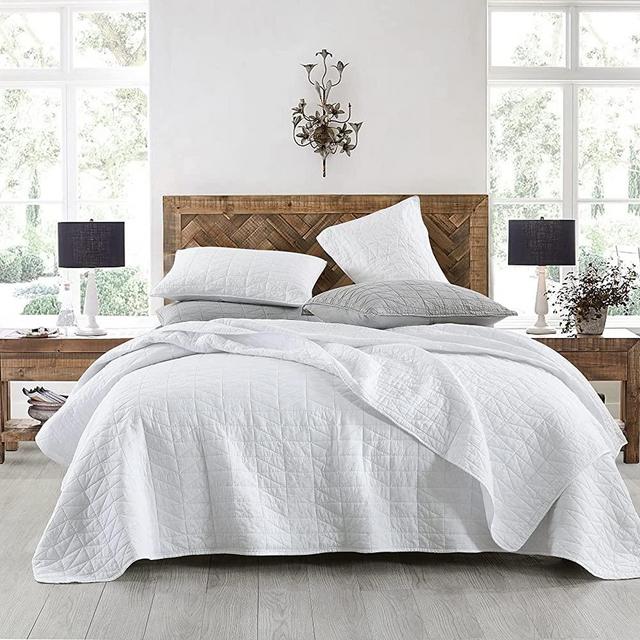 Quilt Set King Size, Stone-Washed Chic Rustic White Quilt with Classic Triangle Stitched Pattern, Ultra Soft Lightweight Quilted Bedspread for All Season, 3 Pieces