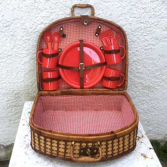 Vintage Suitcase Wicker Picnic Basket for Four
