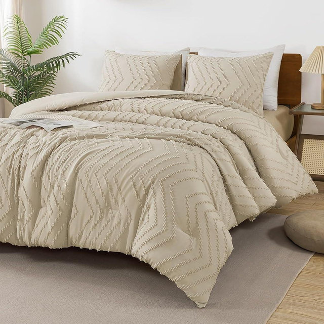 Andency Light Khaki Comforter Set Queen Size, Boho Soft Warm Tufted Bedding Comforter Sets for Queen Size Bed, 3 Pieces Aesthetic Chevron Farmhouse Cute Bohemian Textured Bed Set
