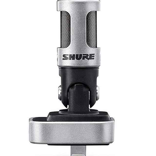 Shure MV88 Portable iOS Microphone for iPhone/iPad/iPod via Lightning Connector, Professional-Quality Sound, Digital Stereo Condenser Mic for Vloggers, Filmmakers, Music Makers & Journalists, Silver