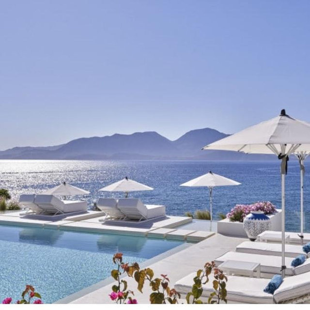 Honeymoon FUNd - Hotel on the mediterranean