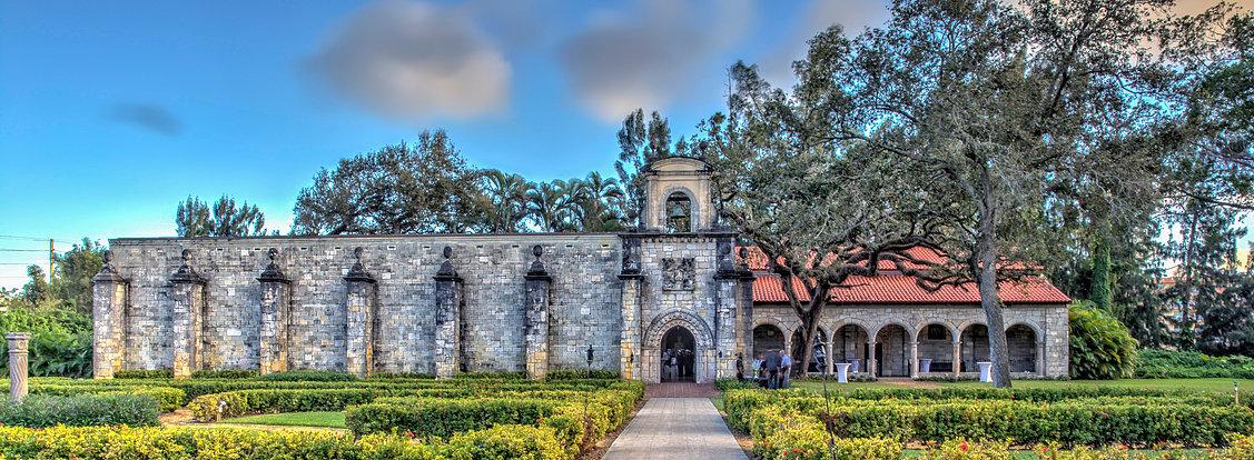 The Wedding Website of Corina Rodriguez and Christopher Thomas