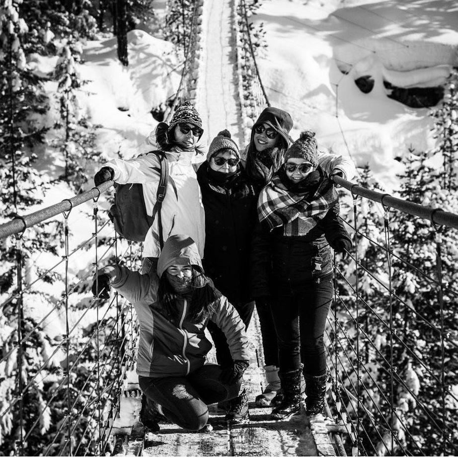 Marta's familia visits Vancouver for a winter wonderland for the first time together. And a first encounter with Bryan, too! Cold temperatures but welcoming warm hearts!