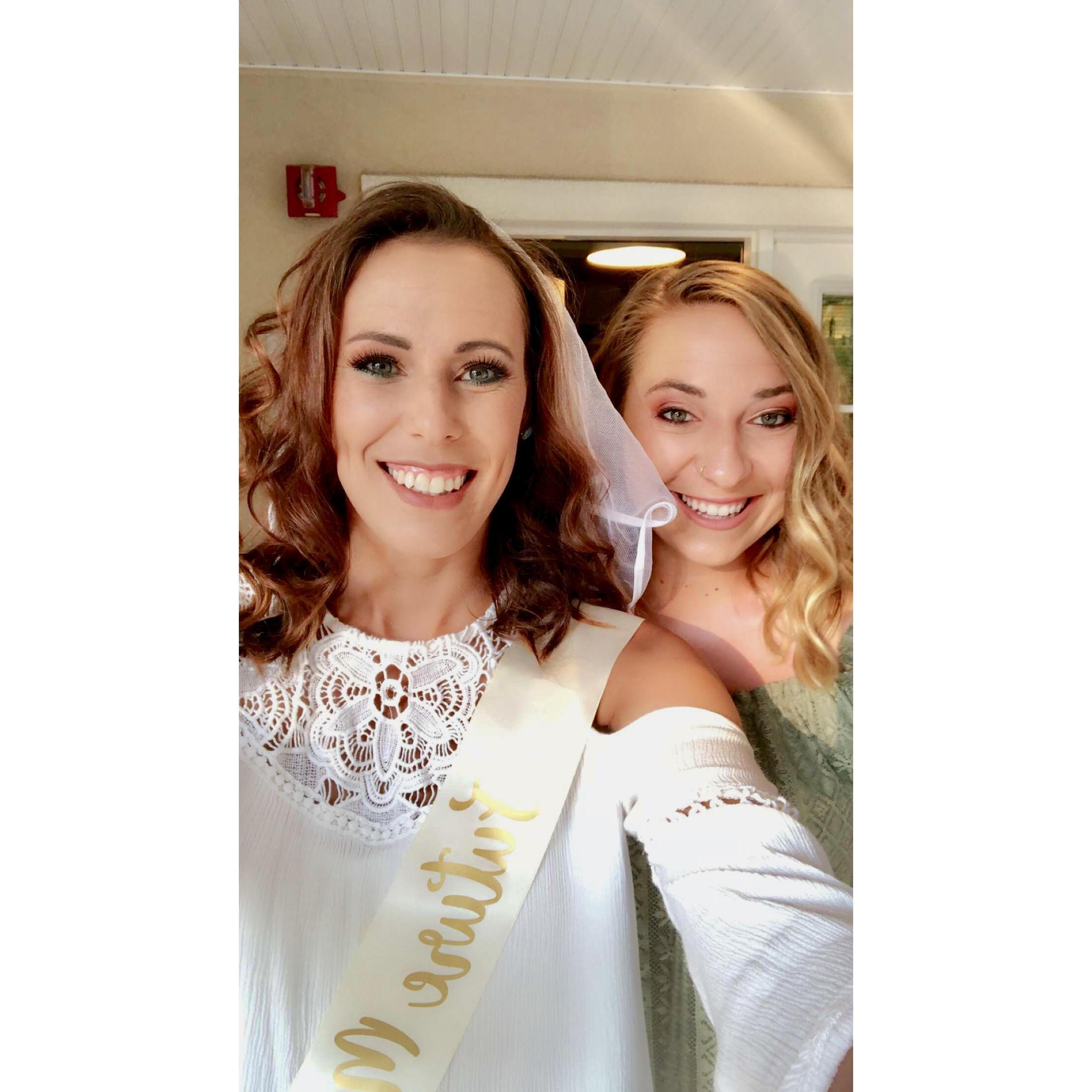 me & my maid of honor <3