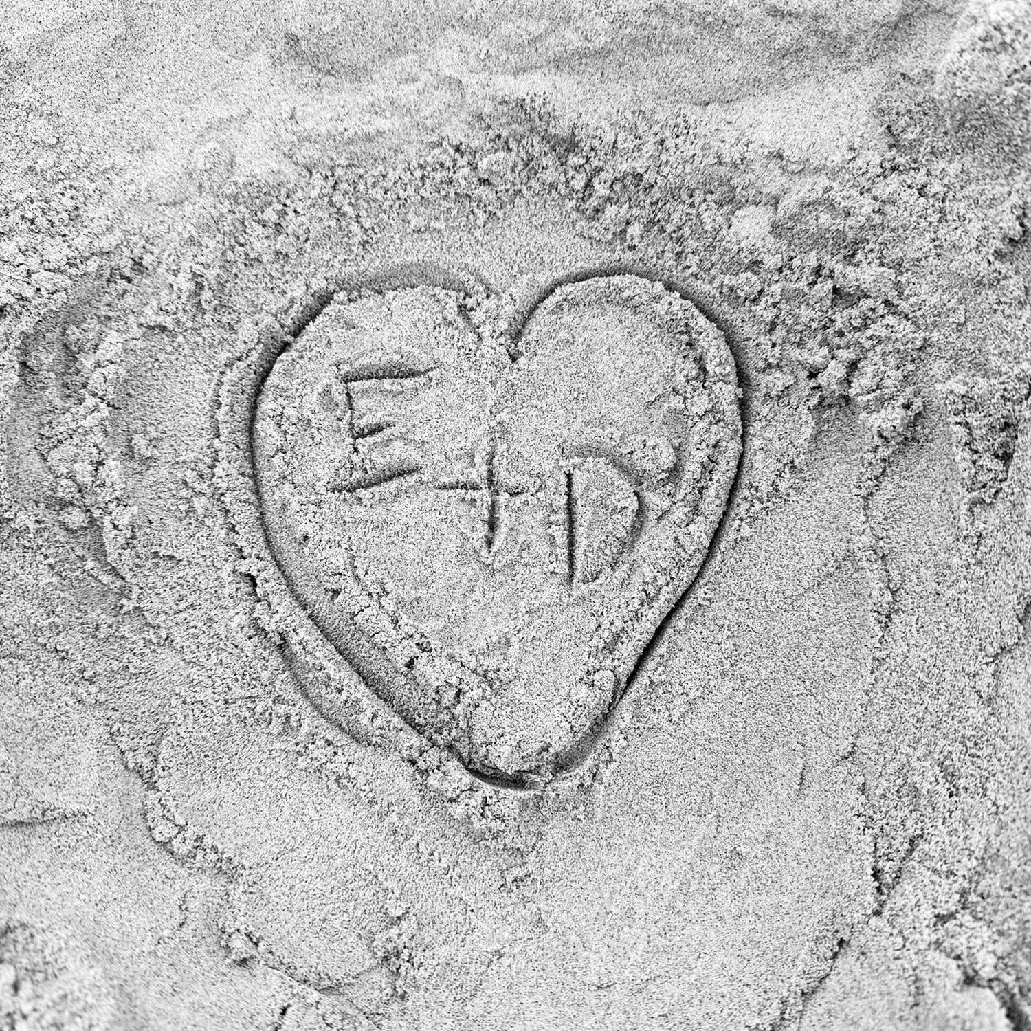 <3